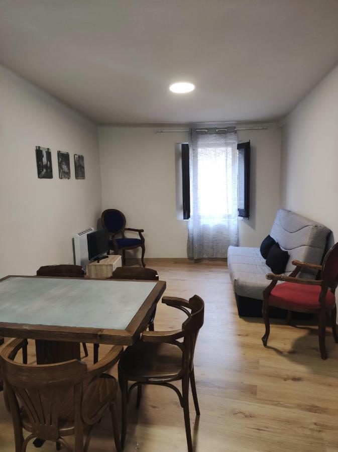 Apt 1 Acollidor Al Centre Historic De Vic Aptgarbi المظهر الخارجي الصورة