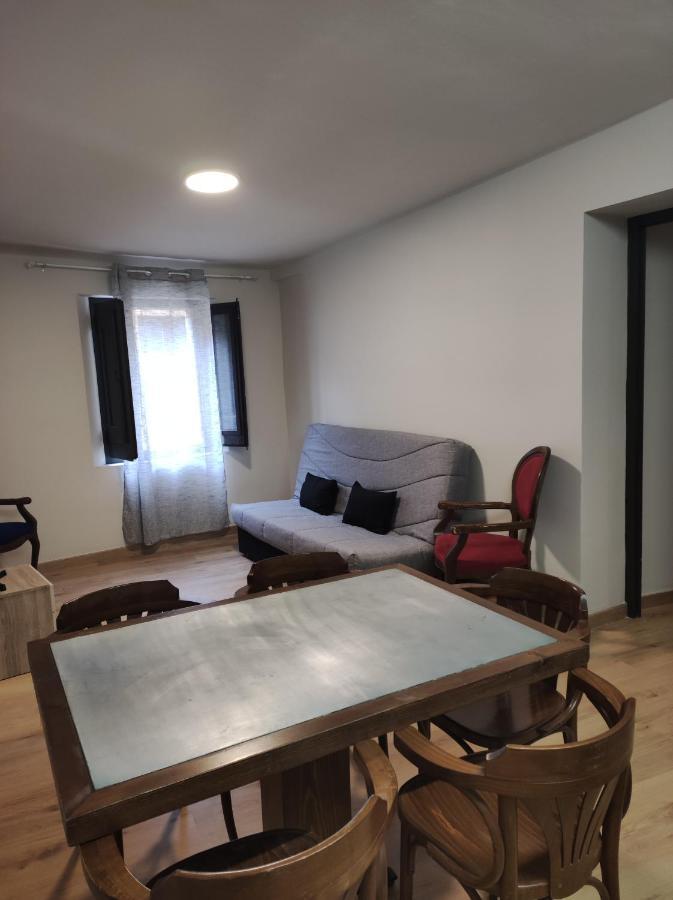 Apt 1 Acollidor Al Centre Historic De Vic Aptgarbi المظهر الخارجي الصورة