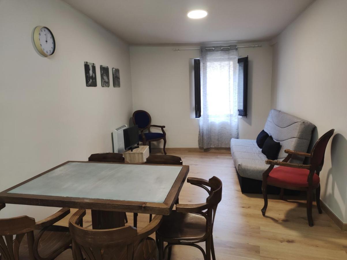 Apt 1 Acollidor Al Centre Historic De Vic Aptgarbi المظهر الخارجي الصورة
